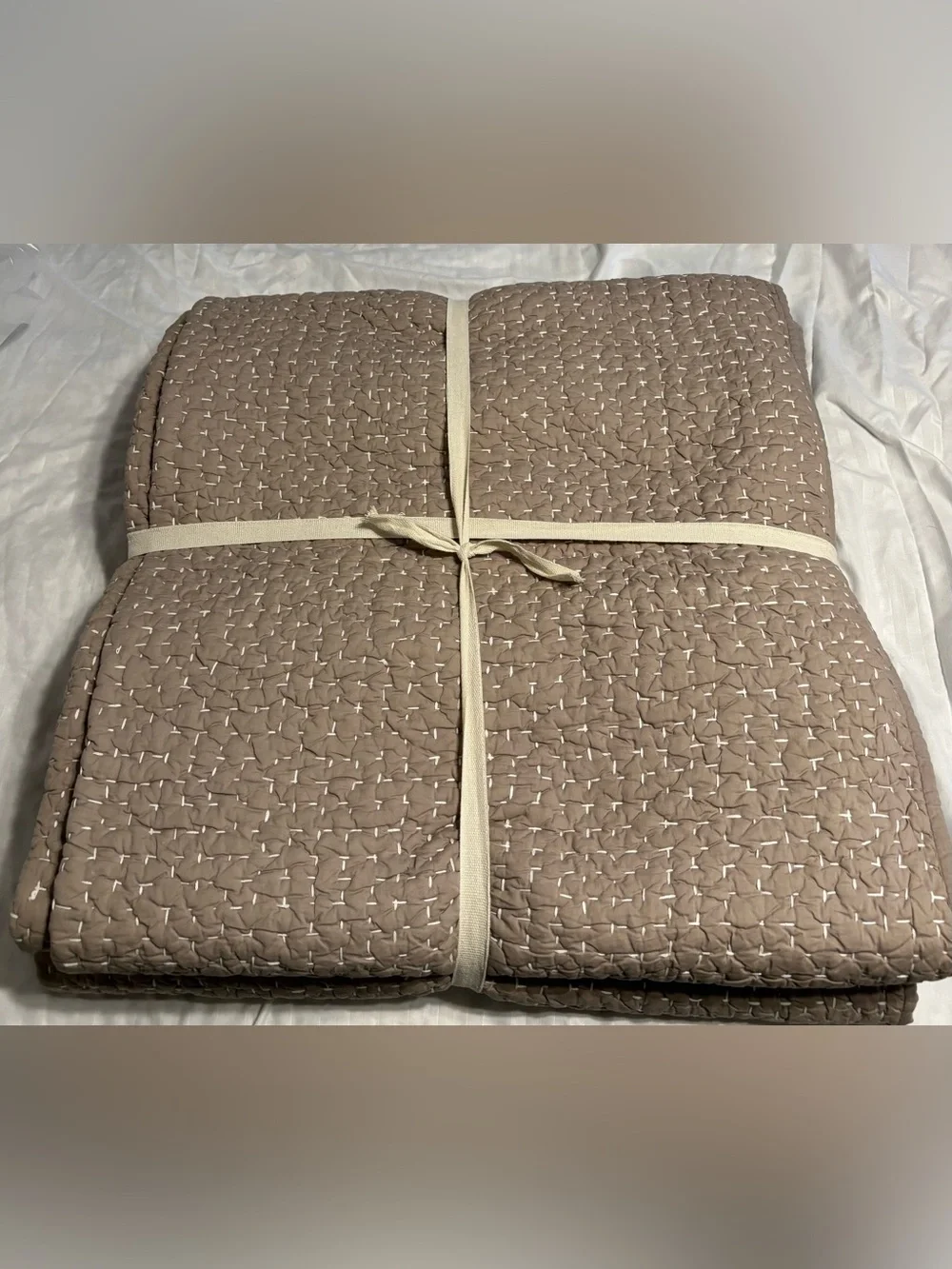 Quince Organic Cotton Hand Stitched Quilt - King/Cali King - Color: Stone - NWOT